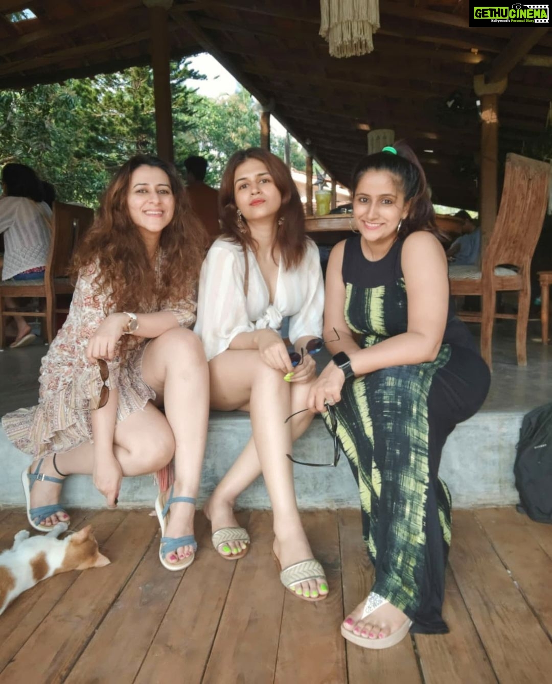 Shraddha Das Instagram - Good times.. Girls' trip.. Goa π @hansichika best planner ever!π My oldest friend, from school to nowπ₯° @richadhawan19 the responsible oneπ with a pretty smile who makes columns of our accounts π @prana.goa Styled by : @artbyavnee @thewandermannequin #goadiaries #iamonvacation #pranacafe #goa2021 #goa #girlstrip #shraddhadas #gratitude Prana & Prana Cafe
