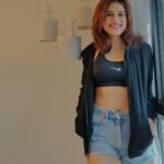Shraddha Das Instagram - The upper abs are almost here,right before holiday season 🤩😃 Hope I don't lose them haha! #fitnessjourney #readyforholidays #strongisthenewsexy #shraddhadas #nmrk