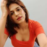 Shraddha Das Instagram - 🍊🧡🔶 Styling @artbyavnee @thewandermannequin #interviews #workworkwork #orangeisthenewblack #shraddhadas Mumbai, Maharashtra