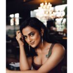 Shraddha Srinath Instagram – Photography: @clintsoman
Hair and Make Up: @muaxsofie___
Styled by:  @papapants
Outfit: @lathaputtanna
Earrings: @sangeetaboochra

Assisted by: @pleatz_drape_artist
Location courtesy: @raahi_blr