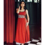 Shraddha Srinath Instagram - Photographer @clintsoman Stylist @papapants Hair and make up @muaxsofie___ Outfit @lathaputtanna Earrings @sangeetaboochra Assisted by @pleatz_drape_artist Location courtesy @raahi_blr