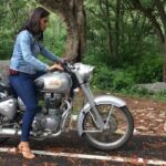 Shraddha Srinath Instagram - Are you even a bold female character in an Indian film if you don’t have at least one bike riding shot? 😂 It was June 2017 and we were shooting at Nandi Hills. It was an overcast day and the roads were wet. @raviperepu casually comes up to me and asks me if I know how to ride a bike and my answer was straight. “No”, I said to him “but I’ll figure it out”. And then I took out the bike for a spin, armed with the knowledge of how gear shift works and the act of balancing a two wheeler that I learnt when I was 8 years old. It was the first time I ever rode a bike and I didn’t think it was very difficult. I was relieved because I didn’t want the shots to be compromised. And then during the course of the day, this happened. Prashanth my assistant then was candidly recording. Please mind the expletives lol. Everyone rushed to help me when I fell, but deep down everyone was concerned about the bike getting scratched. Lol. Why are royal Enfields so heavy dude. #KrishnaAndHisLeela #StuffTheyDontShowYou #SatyaSatOnABikeSatyaHadAGreatFall #SabChangaHai