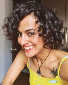 Shraddha Srinath Instagram - Have you ever woken up at 7 am and thought, “this is a good time to wake up, let me get out of bed and be productive”, but then you turned to the other side and shut your eyes for a micro nano second and what followed was a 2 hour magnum opus dream and next thing you know it’s 9.30 am? Sorcery