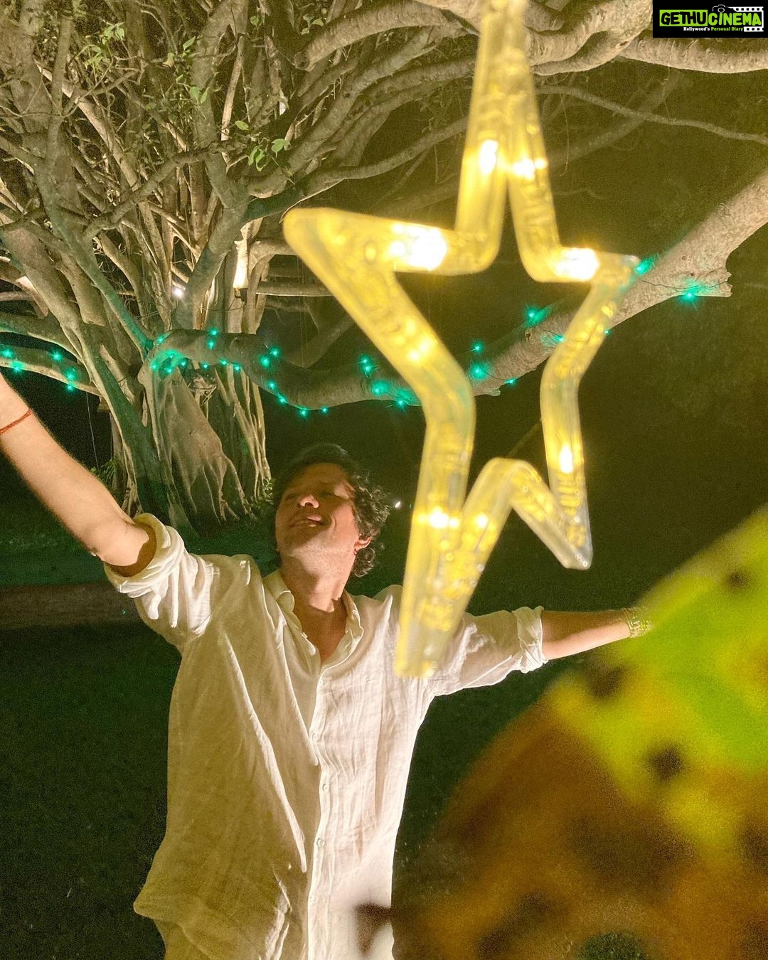 Shriya Saran Instagram - Happy new year beautiful people happy 2022 please 🙏🏼 Goa, India