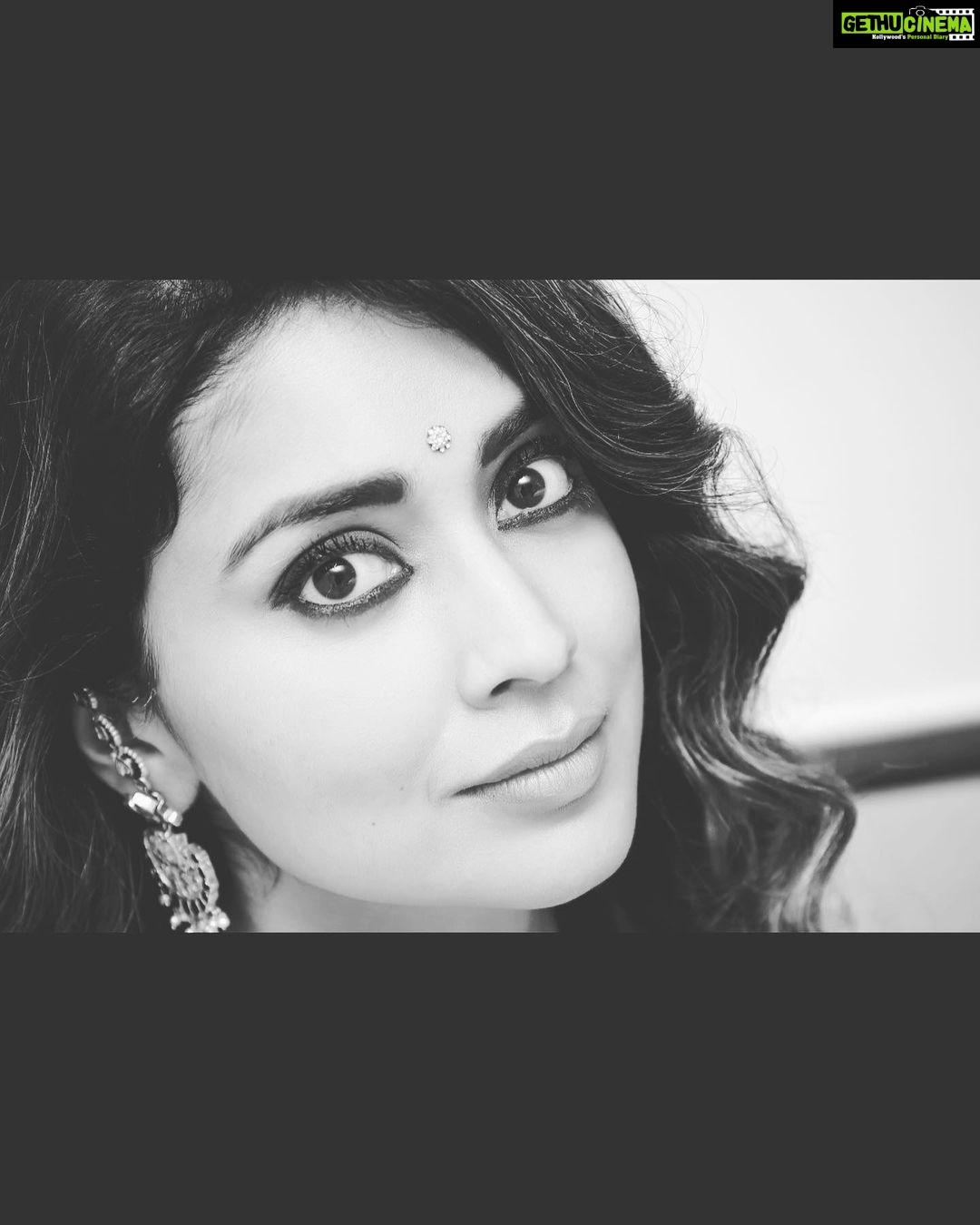 Shriya Saran - 295K Likes - Most Liked Instagram Photos