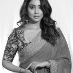 Shriya Saran Instagram - Thank you @jayantireddylabel for this stunning saree…. My favourite Diwali saree…. Wore it for @biggbossteluguseason5official for @mojindia @makeupbymahendra7 @priyanka__hairstylist