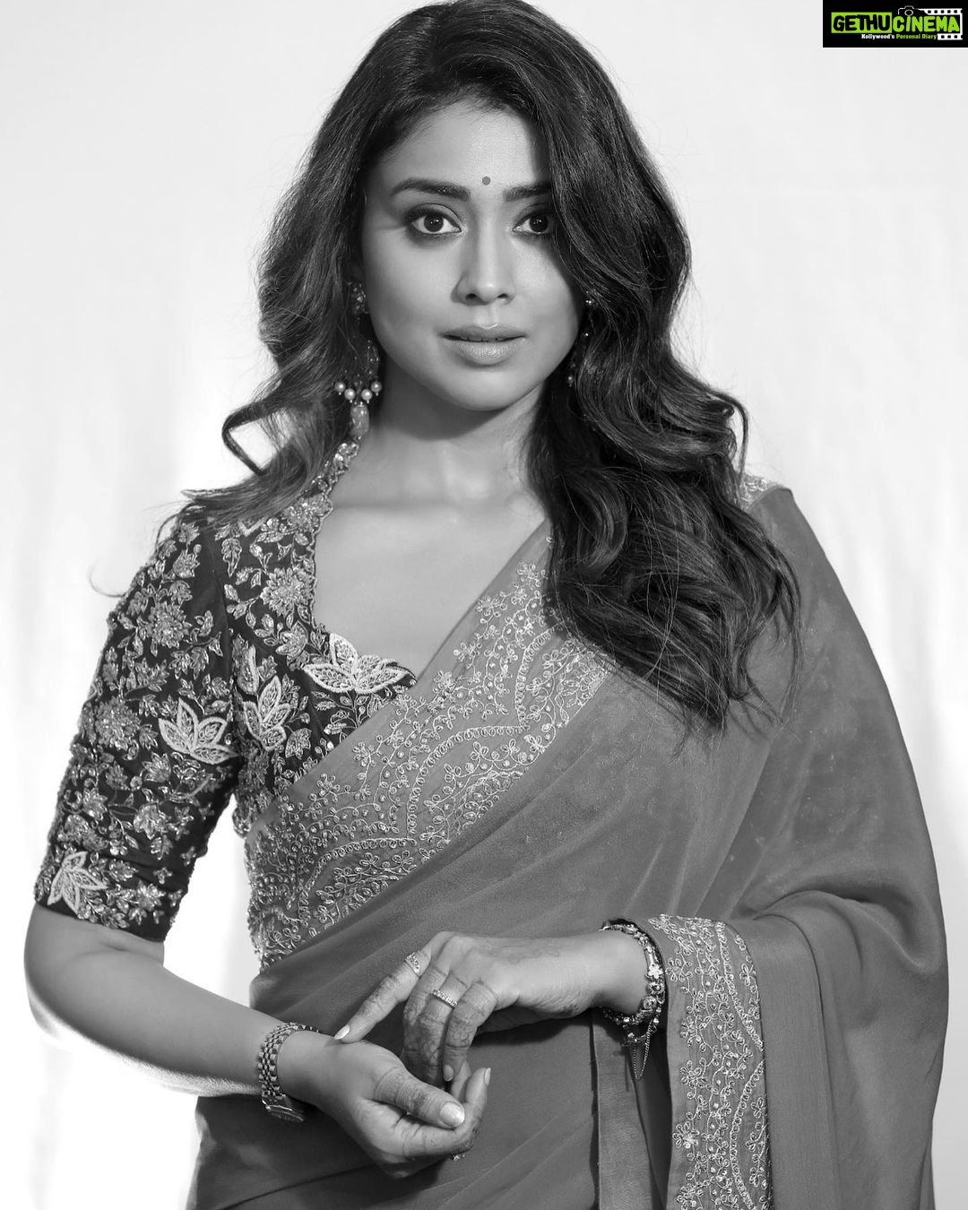 Shriya Saran - 291.2K Likes - Most Liked Instagram Photos
