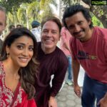 Shriya Saran Instagram - Thank you @jayantireddylabel for this stunning saree and making my dashera beautiful…. This dashera I’m starting a beautiful movie directed by Paparao sir, choreographed by fantastic @adzmurray , music by legendary illaiyaraja sir, starring talented @sharmanjoshi …. I feel blessed ! Photogrpaher @chinthuu_klicks @manojkumarclicks makeup @makeupbymahendra7 hair @priyanka__hairstylist #musicschool