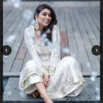 Shriya Saran Instagram - Thank you @manishmalhotra05 @manishmalhotraworld foe this stunning outfit . Love it ! Love your Hyderabad store! Jwellery by @lbajrangpershadjewellers @chinthuu_klicks thank you for these beautiful pictures , thank you @manojkumarclicks for organising it !!!! @ayushiaru for sending this last min!!!! @priyanka__hairstylist