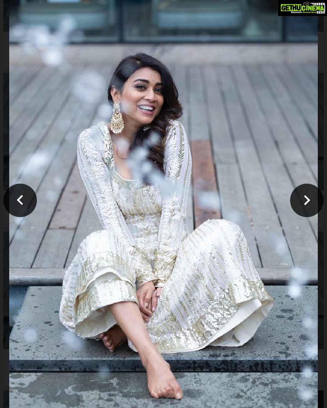 Shriya Saran - 319.8K Likes - Most Liked Instagram Photos