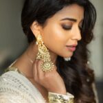 Shriya Saran Instagram - Thank you @manishmalhotra05 @manishmalhotraworld foe this stunning outfit . Love it ! Love your Hyderabad store! Jwellery by @lbajrangpershadjewellers @chinthuu_klicks thank you for these beautiful pictures , thank you @manojkumarclicks for organising it !!!! @ayushiaru for sending this last min!!!! @priyanka__hairstylist