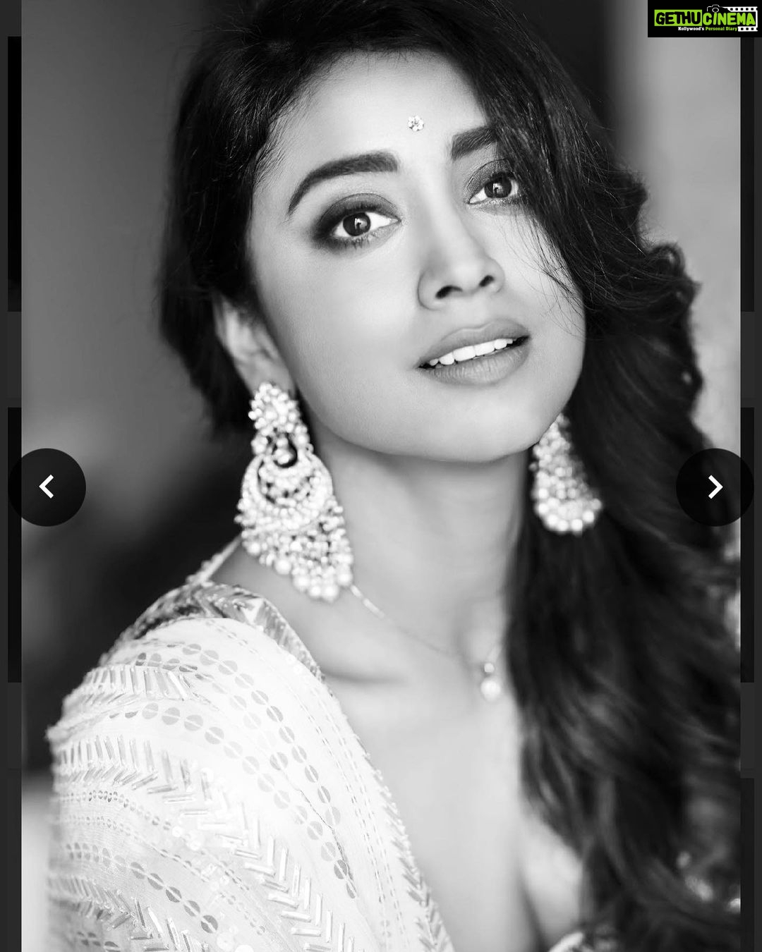 Shriya Saran - 319.8K Likes - Most Liked Instagram Photos