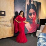 Shriya Saran Instagram - So proud and happy to be part of Gamanam . #𝐆𝐚𝐦𝐚𝐧𝐚𝐦 @shriya_saran1109 @shivakandukuri @jawalkkar #ilaiyaraaja 🎬@sujanaraog 🎥@gnanashekarvs 📝@saimadhavburraofficial ✂️@aaaarkaay_speak 📑@kk_writer1 💵@rameshkarutoori @venki7880 @gnanashekarvs @kriafilmcorp @productionskali @gamanammovie Wearing @anushreereddydesign Beautiful red outfit and @lbajrangpershadjewellers stunning jwellery .... Thank you ❤