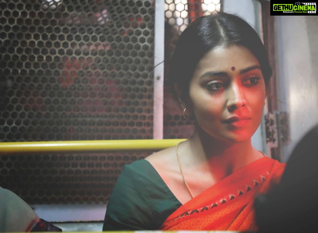 Shriya Saran Instagram - I’m so blessed to be part of this movie . @gamanammovie is a magical movie about love , faith , hope and bravery which we all are secretly capable of , yet we have to find that part of us ! Come let’s celebrate the power of love . @sujanaraog @shivakandukuri @jawalkkar @gnanashekarvs Writer @saimadhavburraofficial