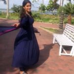 Shriya Saran Instagram – Bit of fun at shoot #tamilfilm @rajattangriofficial love this kurta. @makeupbyapurva @rajesh_makeup