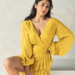 Shriya Saran Instagram – Yellow kinda 💛 felling …. sending every one , who tried to spread love today …. a massive virtual hugs .

Wearing my buddy @rajattangriofficial 
 Shot by @manasisawant