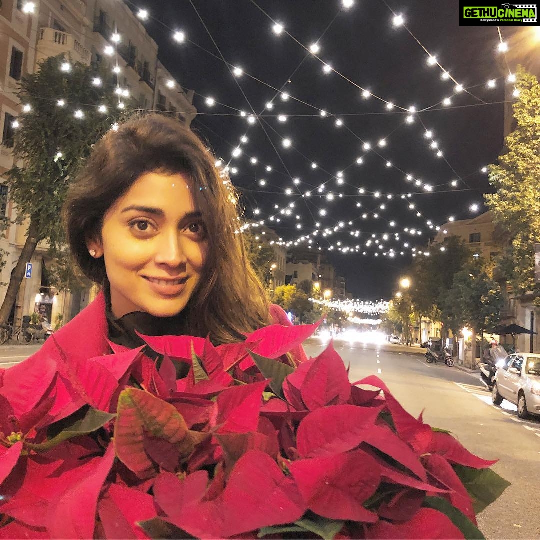 Shriya Saran Instagram - Starry starry nights. Barcelona ❤️