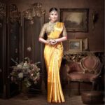 Shriya Saran Instagram - Happy Diwali, May this Festival of Lights bring happiness and beautiful memories. Wearing beautiful @vrksilks thank you Atul kasbekar for this picture. Will always be my favourite