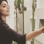 Shriya Saran Instagram – Good morning ! It rained unexpectedly yesterday in Hyderabad, hopefully today will be filled with unexpected laughter and fun memories. Splash some love. Back in Mumbai soon 😊