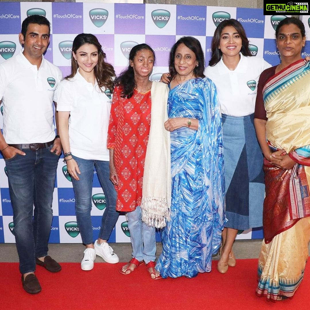 Shriya Saran Instagram - https://www.youtube.com/watch?v=8VKlWQgSYyA&feature=youtu.be please watch VICKS short film about Nisha. It will motivate you and change your life. Share it And spread love. I cried a little and laughed a lot! Cause In Nisha’s company you feel truly inspired and entertained. She is filled with positive vibes and vibrating happiness. She is a true fighter. A super human. Her parents taught me the meaning of true unconditional love. Gauri Sawant you are fantastic. Love the work you are doing !With beautiful Soha Ali Khan, Gautam Gambhir , superhuman ....Nisha Lobo, Dr. Aloma Lobo, Gauri Sawant for Vicks #touchofcare.