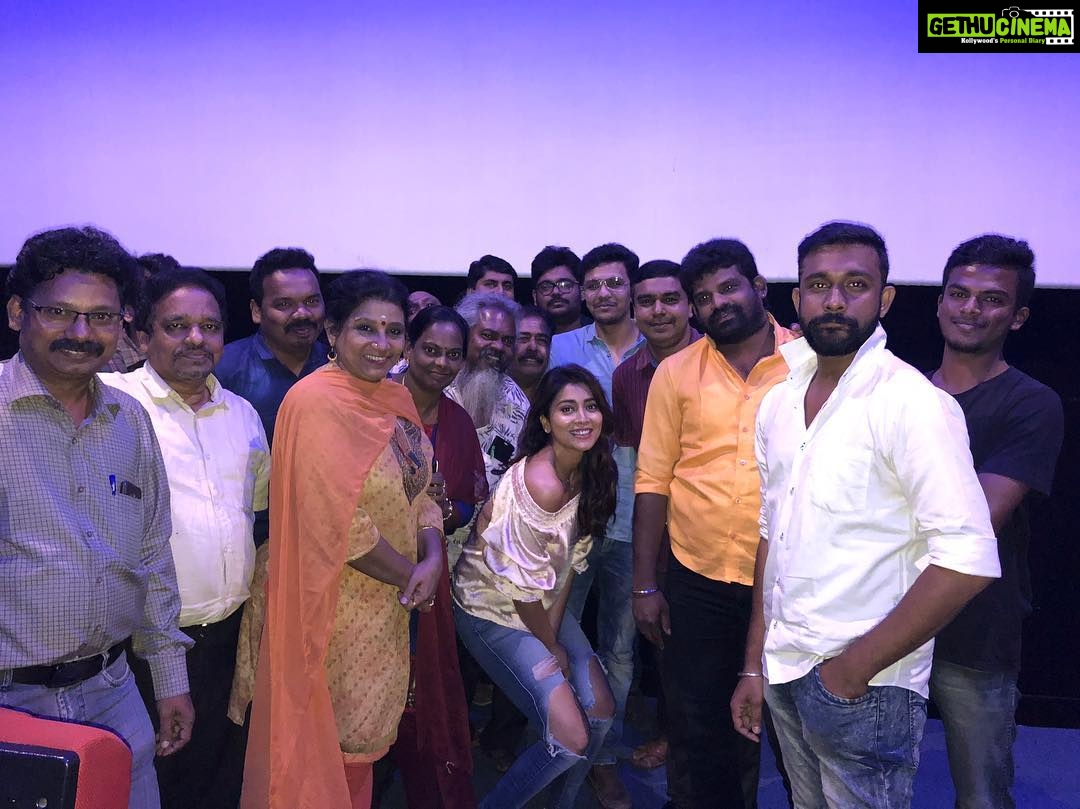 Shriya Saran Instagram - With some very talented and senior Chennai journalists.Thank you for the warm welcome guys . So nice to be back in the city. Nungambakkam, Tamil Nadu, India