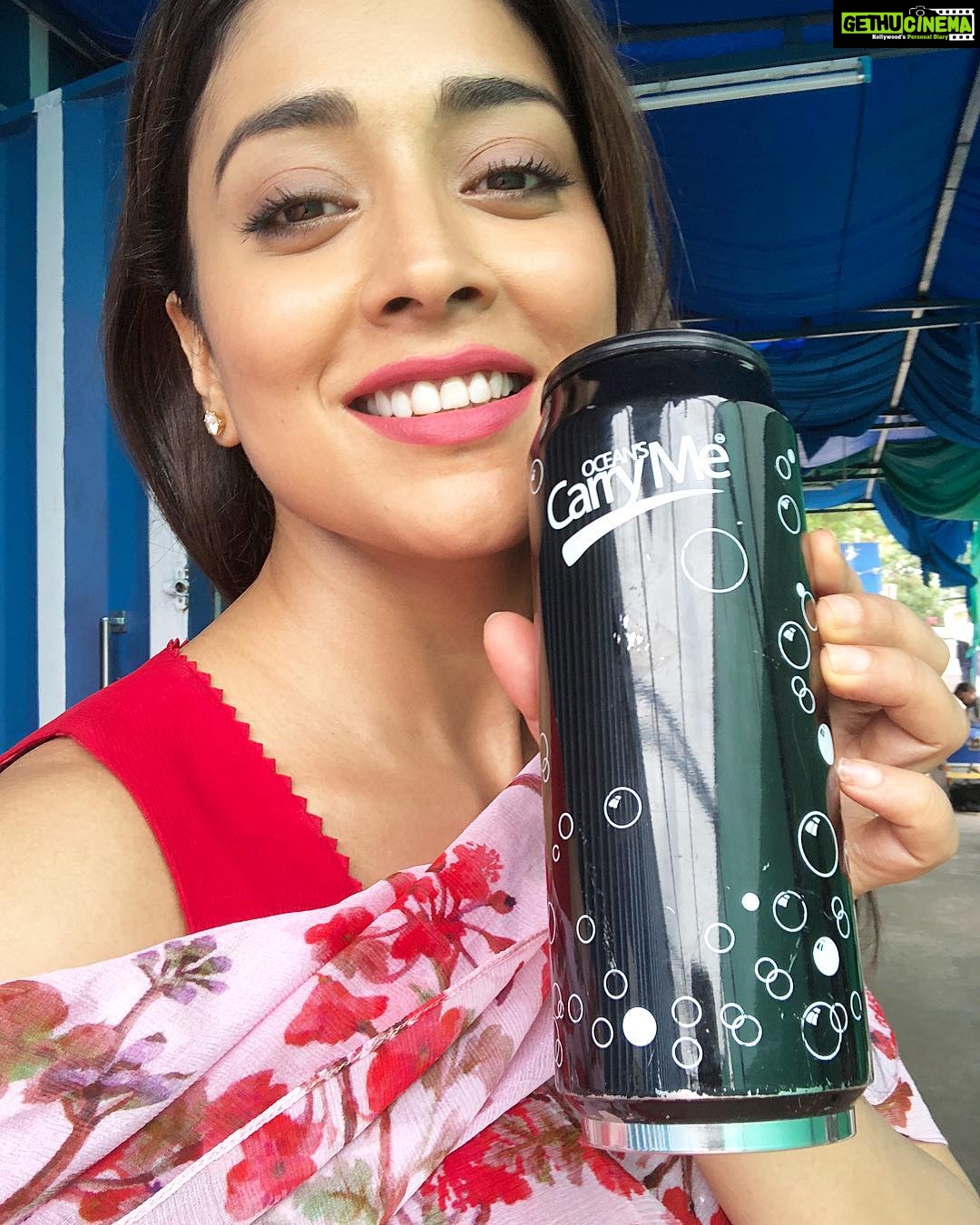 Shriya Saran Instagram - My replacement to plastic bottles. I carry my own. I miss those days when we had earthen pots at home , water miraculously stayed cool in it. Remember carrying water bottles to school? May be we need to go back to those times. That was more fun. Better for the environment. Clean π ocean , clean environment, happier tomorrow. Between thank you @anushreereddydesign for this outfit. Annapurna Studios