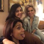 Shriya Saran Instagram – I miss you beautiful girls already! @gmnforever @kchaudhry