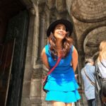 Shriya Saran Instagram - With love from Paris ❤️ Montmatre; Sacré-Coeur