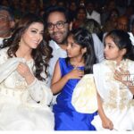 Shriya Saran Instagram – Love this pic. @viranica your girls are adorable just like you. Thank you @vishnumanchu for being fantabulous costar.