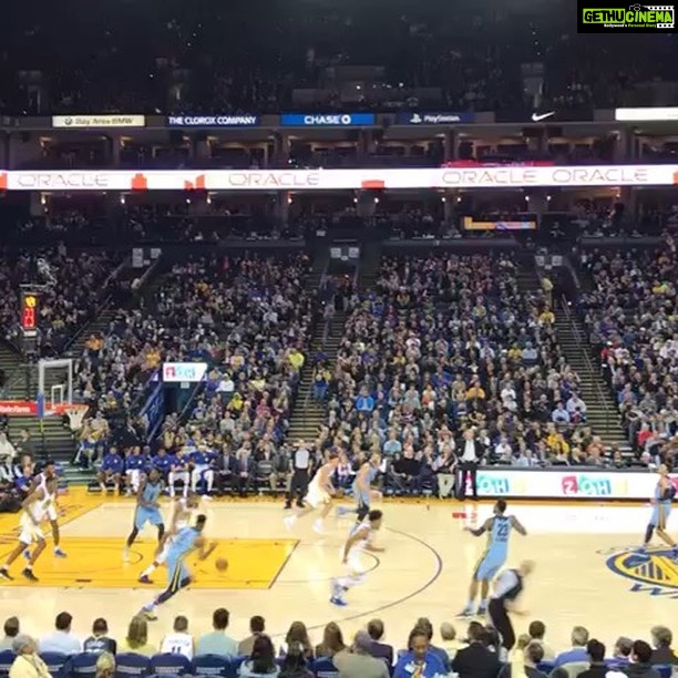 Shriya Saran Instagram - Warriors and Grizzlies #basketball @warriors Oracle Arena