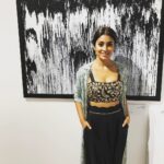 Shriya Saran Instagram – Wearing @payalsinghal #dubai dubai for #bharaththakur solo art exhibition. Thank you @payalsinghal for this stunning outfit.