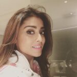 Shriya Saran Instagram – Selfie before I remove my makeup and go to sleep. Good night people.