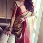 Shriya Saran Instagram – #vrksilks @vrksilks opening at #himayatnagar #hyderabad @sareelove #saree #traditional #indian love wearing sarees.