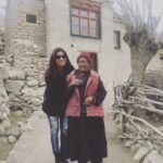 Shriya Saran Instagram – #leh this beautiful woman served us laddaki tea( butter tea) , biscuits 🍪 and chhaang  in a sweet hut. You need big heart not money to show love.