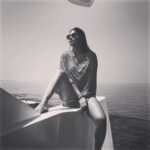 Shriya Saran Instagram – I don’t want to go home #peaceful #suntanning #Maldives @anupjkat