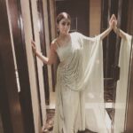 Shriya Saran Instagram - @gauravguptaofficial #allset love this saree