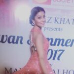 Shriya Saran Instagram - #manishmalhotra #mijwan #shabanaazmi Every sixth person in the world lives in India; Every sixth Indian lives in the State of Uttar Pradesh; Every sixth person in Uttar Pradesh lives in Eastern U.P; And Mijwan is in Eastern Uttar Pradesh ; KOI TO SOOD CHUKAYE KOI TO ZIMMA LEY US INQUILAB KA JO AAJ TAK UDHAAR SA HAI - Kaifi Azmi Thank you #manishmalhotra for inviting me for a wonderful evening. And marking me a small part of long and beautiful journey started by Late Mr Kaifi Azmi. I feel proud of you and Shabana mam. It's a privilege and an absolute honour to have know you #manishmalhotra and be associated with you. Hugs and love.