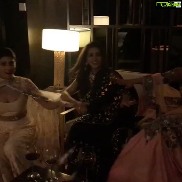 Shriya Saran Instagram - #aboutlastnight @krishikalulla Sofia @sophiechoudry #happytimes #funevening