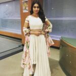 Shriya Saran Instagram – @anushreereddy14 thank you ! #gautamiputrasatakarni #love