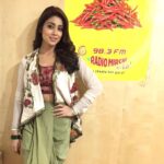 Shriya Saran Instagram - #radiomirchi wearing #anandkabra @anand.kabra extremely talented and one of my fav designer. Thank you 😊 #gautamiputrasatakarni