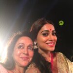 Shriya Saran Instagram - #gautamiputrasatakarni audio launch. With gorgeous Hema Malini. You can't describe her beauty in words.