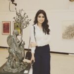 Shriya Saran Instagram - My kinda dream world #artnow #love #art