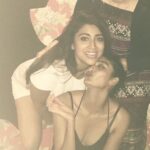 Shriya Saran Instagram - Once upon a time in Mumbai @socialoffline #sociallokhandwala #socialfunrepublic #goodtimes #social @dayanaerappa #lovethisgirl #missyou