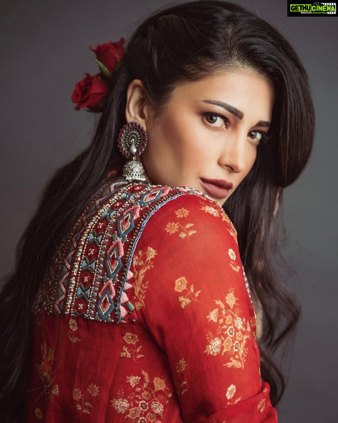 Shruti Haasan - 449.5K Likes - Most Liked Instagram Photos