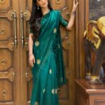 Shruti Haasan Instagram - 💚🖤🧿 in a saree by @_deepthee_ styled by @harmann_kaur_2.0 and hmu @makeupartist_arti @heysurekha