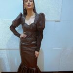 Shruti Haasan Instagram – 🧿🖤 styled by @profanayty in @sameermadan_official @jimmychoo @kaeros_official head piece @the_rabbit__hole  hmu @daneilapires_makeupandbrows @moe_hairstyle
