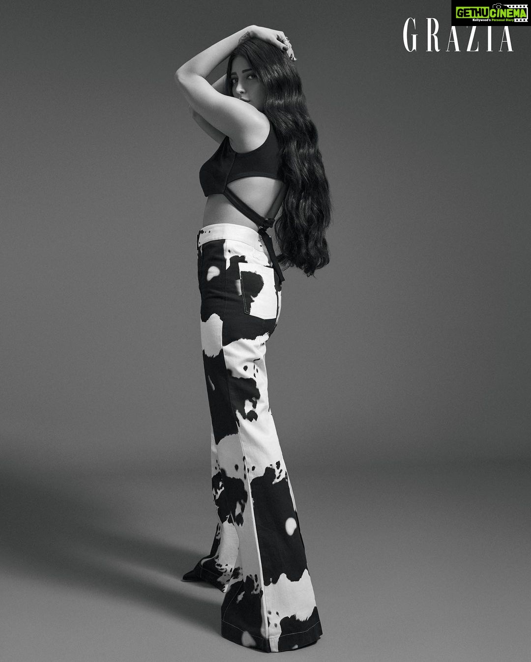 Shruti Haasan Instagram - Haasan believes that her journey towards finally acknowledging the all-pervasive power of art has been a long, albeit, fulfilling one. “I’m in a good space now. It was always clear that I wanted to be an artist even when my parents were separating. I just had to find a way.” Shruti is wearing a corset blouse by @esseclothing; printed jeans by @deme_love_; spiral ring set, all by @shoplune Photograph: @keegancrasto Fashion Director: pashamalwani Words: @arman.gif Make-up: @devikajodhani Hair: @cristianocpereira Assisted by (styling): @nishthaparwani, @nahidnawaaz #ShrutiHaasan #GraziaIndia #Magazine #MagazineCover #Bollywood #Actress #musician #Celebrity #CelebStyle #Shruti #JanuaryCover