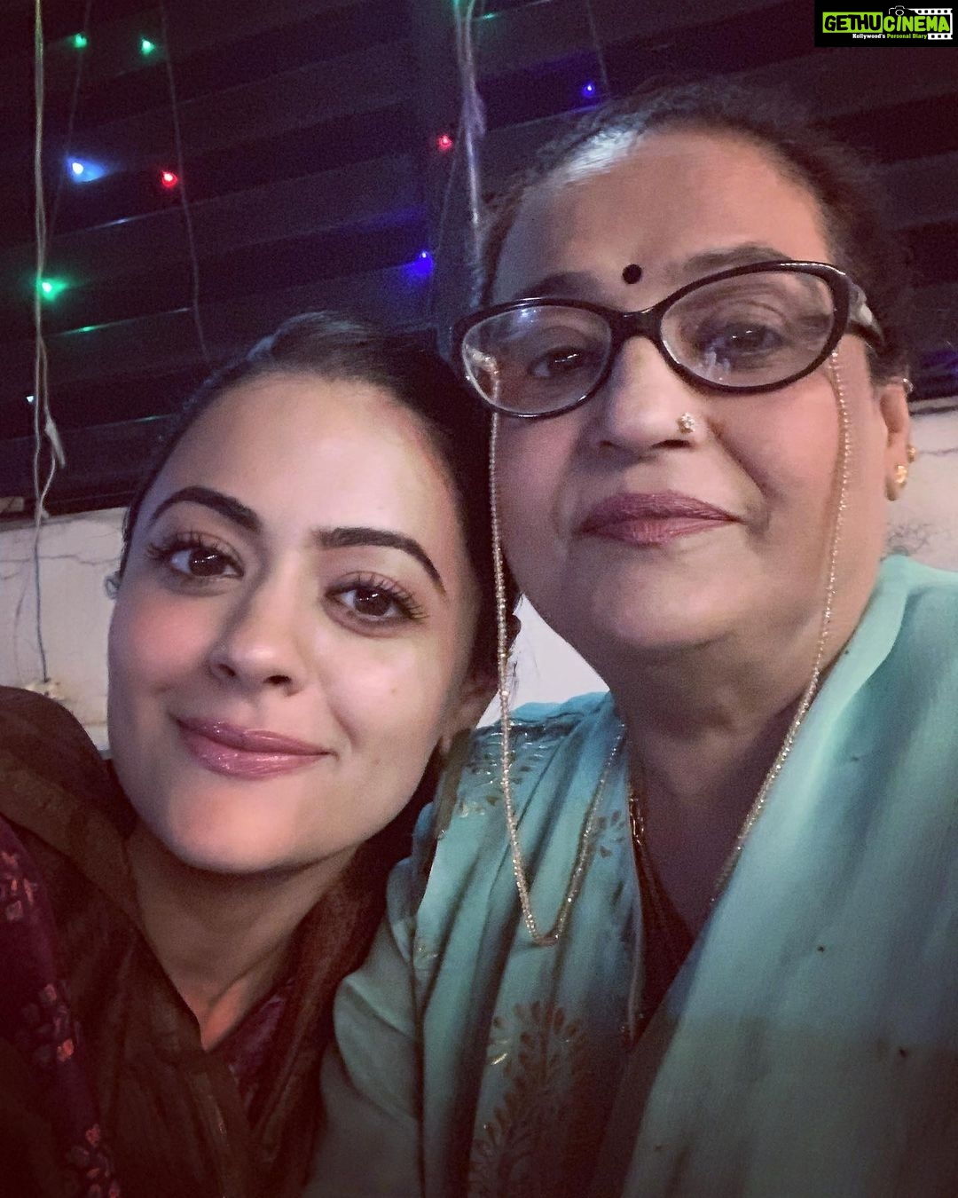 Shruti Sodhi Instagram - Happy birthday mumma @prakashsodhi This year I wish for you to get healthy and fit so you can enjoy the wonderful time that’s coming ahead…travelling the world and ofcourse shopping! 😋 Love you ❤️