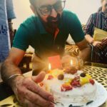 Shruti Sodhi Instagram - Happy happy birthday papa @kuldipsinghs ❤️🎉🎂May this coming year be a long fun vacation after all the hard work you’ve put in this year..enjoy your time as you deserve to🤗Love you!❤️ #happybirthday