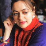 Shruti Sodhi Instagram – Khoobsurti Surat ya nazaare se zyada seerat aur nazar mein hai🌸 #shrutisodhi  #srinagar #kashmir